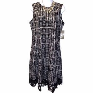 Donna Ricco short sleeve crochet trim bottom dress